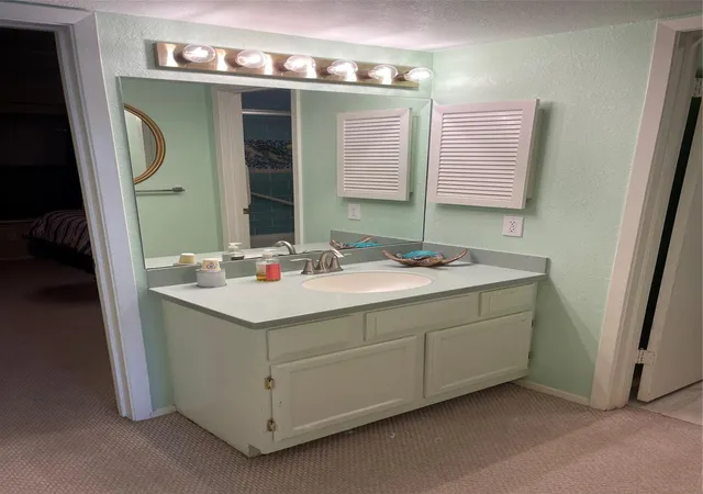 Listing Photo 2 - Condo for sale in building located at 1911 Bayhouse Dr, Rockport, TX 78382