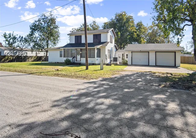 Homes for sale in High Island, TX | 1977 E 7Th St, High Island, TX 77623 | MLS# 46660998