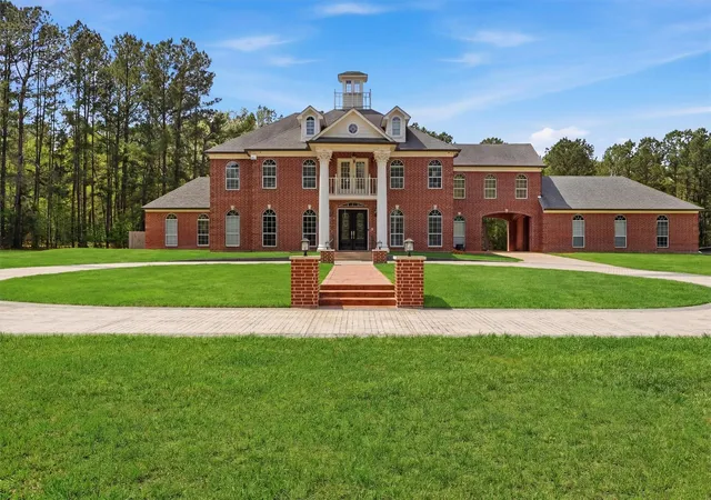 Photo 3 of Mansion for sale at 8582 State Hwy 75 S, Huntsville, TX 77340 | MLS# 74754857 | Listing updated on 2026-09-23