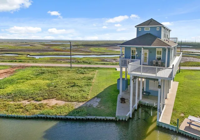 3rd image of 405 Pompano Dr, Freeport, TX 77541 | MLS# 76731800