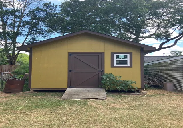 Photo 3 of Single family home for sale at 102 Ave A, Willis, TX 77378 | MLS# 81712884 | Listing updated on 2026-07-15