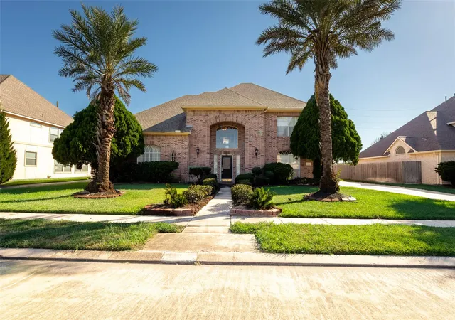 Photo 4 of Single family home for sale at 15111 Black Fls Ln, Sugar Land, TX 77498 | MLS# 55306049 | Listing updated on 2026-08-18