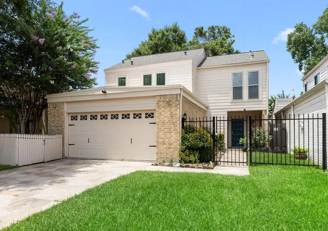 Photo 1 of Single family home for sale at 1375 Bullock Ln, Houston, TX 77055 | MLS# 39154478 | Listing updated on 2026-09-10