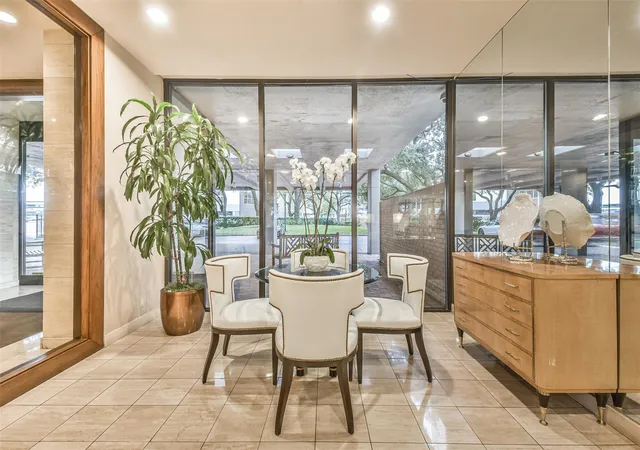 3rd image of 15 Greenway Plaza #12G, Houston, TX 77046 | MLS# 71644172