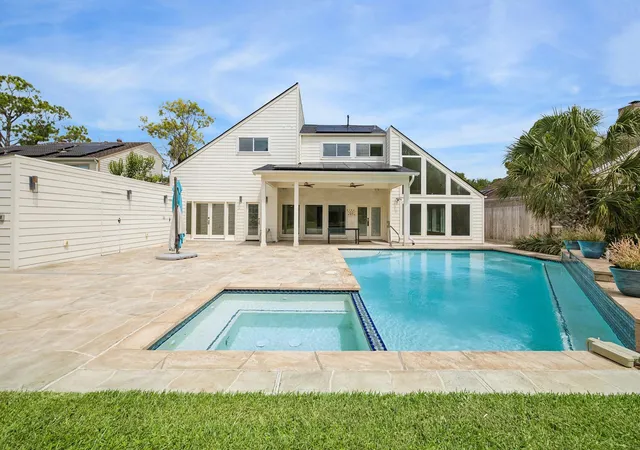 Photo 4 of Sale Pending at 11931 Carriage Hl Dr, Houston, TX 77077 | MLS# 55140138 | Listing updated on 2026-09-14