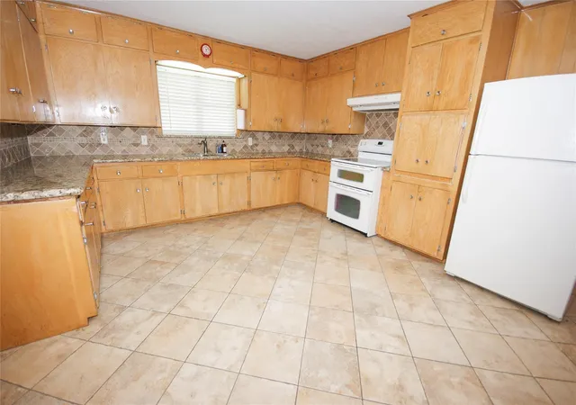 2nd image of 6733 Pecanwood St, Hitchcock, TX 77563 | MLS# 8634675