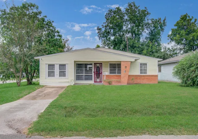 1st image of 3326 Proswimmer St, Houston, TX 77088 | MLS# 42705623