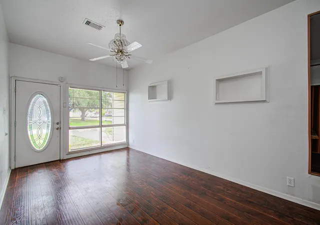 Photo 4 of Sale Pending at 3326 Proswimmer St, Houston, TX 77088 | MLS# 42705623 | Listing updated on 2026-10-07