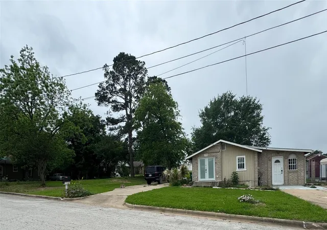 Homes for sale in Brenham, TX | 709 Sabine St, Brenham, TX 77833 | MLS# 5183261