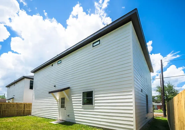 Photo 3 of Single family home for sale at 6322 Sayers St, Houston, TX 77026 | MLS# 10761265 | Listing updated on 2026-07-02