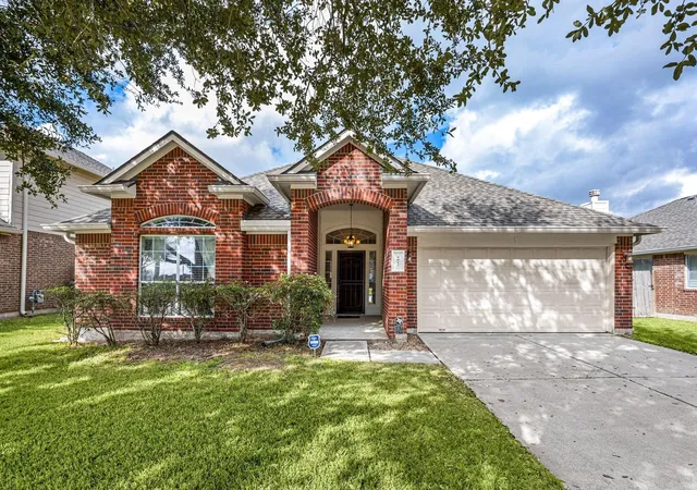 Photo 1 of Single family home for sale at 3012 Kings Isle Ln, Dickinson, TX 77539 | MLS# 3785272 | Listing updated on 2026-08-07
