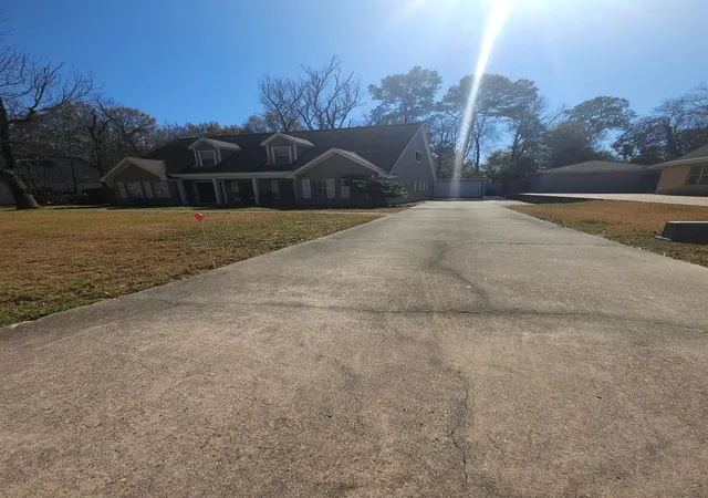 4th image of 544 Brandon Rd, Conroe, TX 77302 | MLS# 87149825