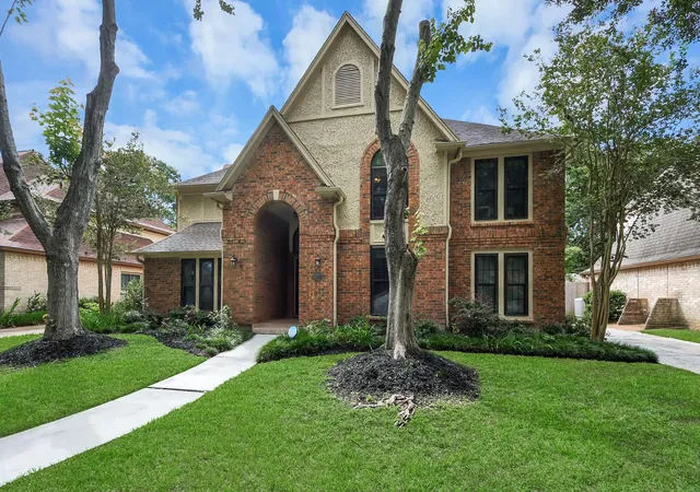 1st image of 2307 Stephens Grant Dr, Sugar Land, TX 77479 | MLS# 17107598