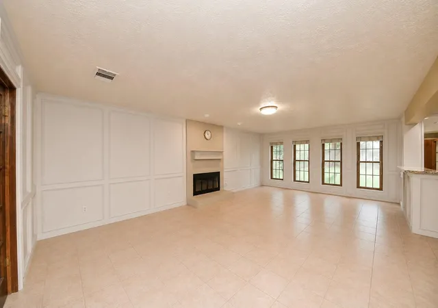 Photo 3 of Sale Pending at 2307 Stephens Grant Dr, Sugar Land, TX 77479 | MLS# 17107598 | Listing updated on 2026-10-02