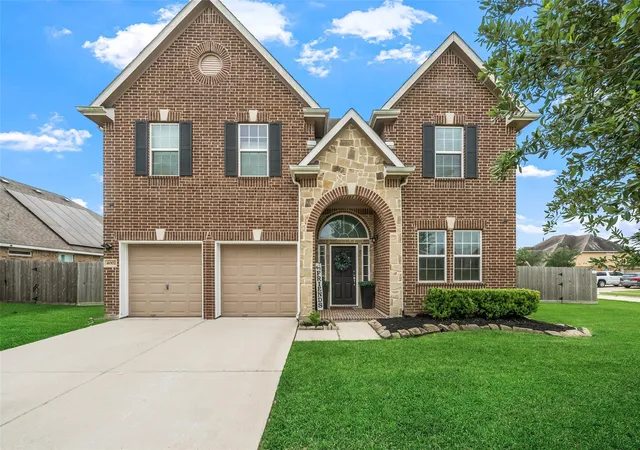 2nd image of 4002 Longwood Dr, Baytown, TX 77523 | MLS# 46544631