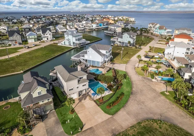 Photo 2 of Single family home for sale at 519 Westerly Dr, Galveston, TX 77554 | MLS# 15595854 | Listing updated on 2026-10-05