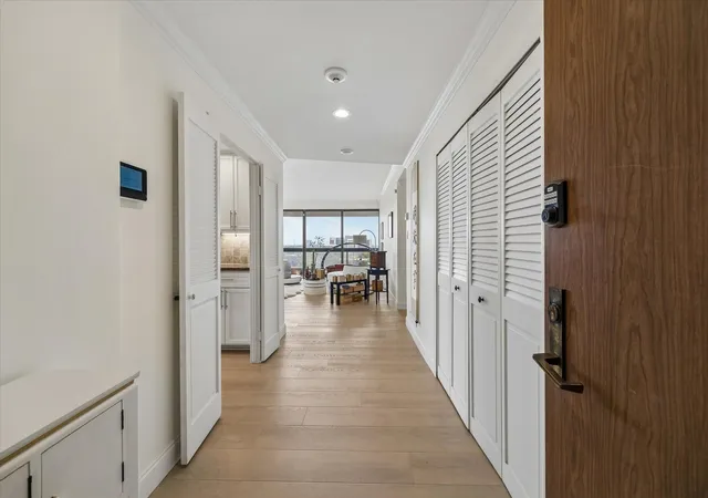 2nd image of 49 Briar Hollow Ln #1105, Houston, TX 77027 | MLS# 94997175