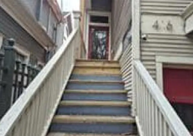 Photo 2 of Sale Pending at 406 Emerson St, Houston, TX 77006 | MLS# 92349751 | Listing updated on 2026-08-26