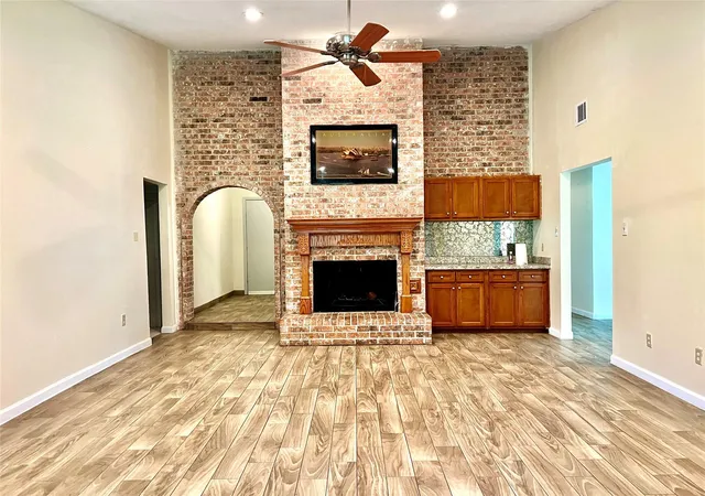 Photo 3 of Sale Pending at 11703 Seawood Dr, Houston, TX 77089 | MLS# 46134064 | Listing updated on 2026-09-22