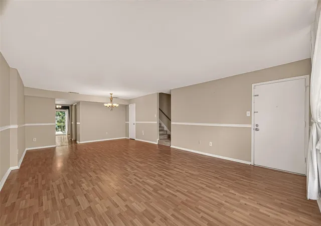 4th image of 408 N Post Oak Ln, Houston, TX 77024