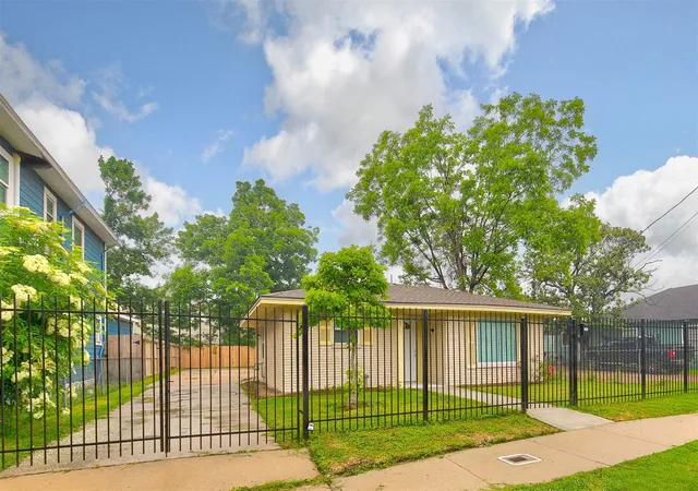 3rd image of 7732 Avenue I, Houston, TX 77012 | MLS# 19072945