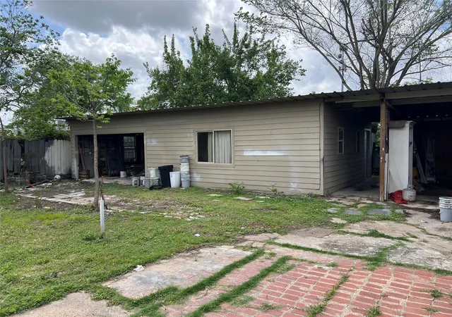 2nd image of 2914 Berry Rd, Houston, TX 77093 | MLS# 97958792