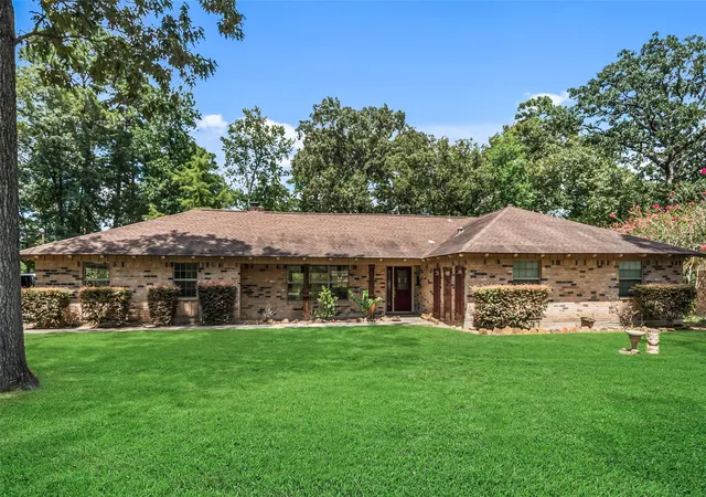 Photo 1 of Single family home for sale at 71 Hiwon Dr, Conroe, TX 77304 | MLS# 79745835 | Listing updated on 2026-09-19