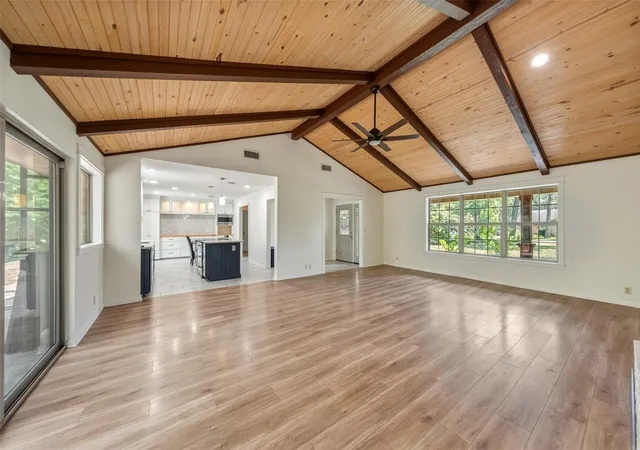 Photo 4 of Single family home for sale at 71 Hiwon Dr, Conroe, TX 77304 | MLS# 79745835 | Listing updated on 2026-09-19
