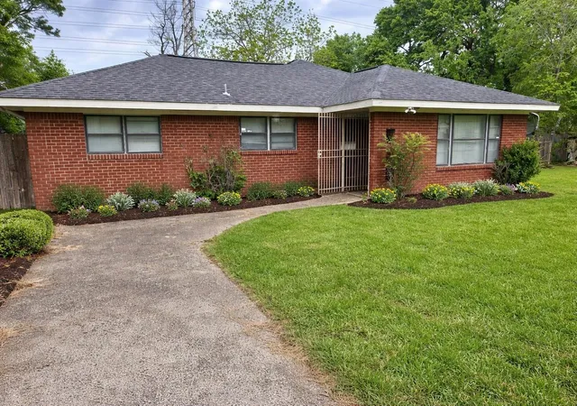 Homes for sale in Houston, TX | 7333 Cayton St, Houston, TX 77061 | MLS# 12902177