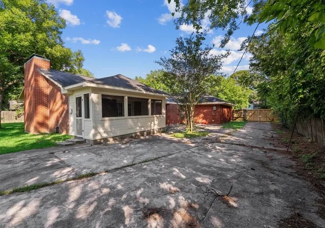 Homes for sale in Houston, TX | 7333 Cayton St, Houston, TX 77061 | MLS# 12902177