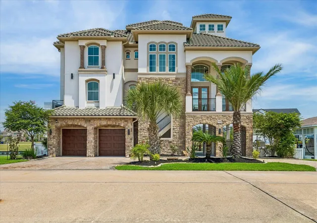 5th image of 9 Loggerhead, Hitchcock, TX 77563 | MLS# 42050852
