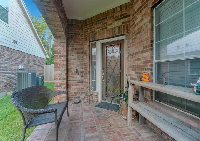 Photo 3 of Single family home for sale at 25616 Tiverton Forest Ct, Porter, TX 77365 | MLS# 26147577 | Listing updated on 2026-10-04
