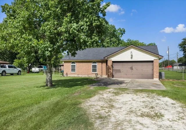 1st image of 10122 Laurie Ln, Highlands, TX 77562 | MLS# 83030957