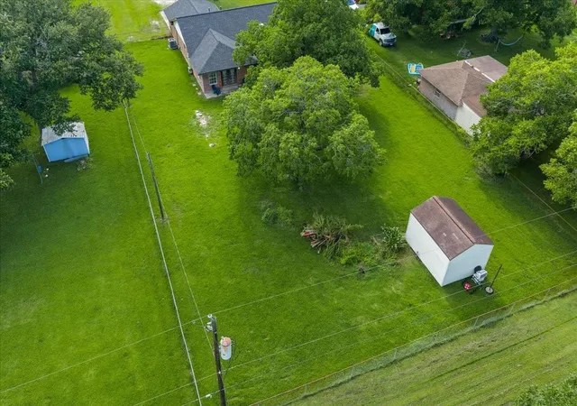 5th image of 10122 Laurie Ln, Highlands, TX 77562 | MLS# 83030957