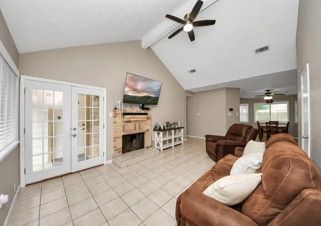 Photo 4 of Single family home for sale at 9634 Thistle Trl Dr, Houston, TX 77070 | MLS# 17092919 | Listing updated on 2026-09-16