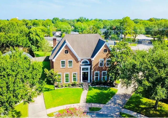 Photo 3 of Sale Pending at 2111 Walnut Creek Dr, League City, TX 77573 | MLS# 85424697 | Listing updated on 2026-09-17