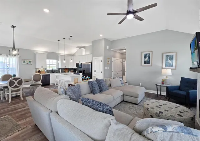 Photo 3 of Single family home for sale at 979 Fisherman Dr S, Port Bolivar, TX 77650 | MLS# 81607057 | Listing updated on 2026-06-29