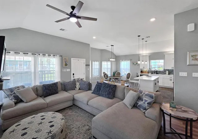 Photo 4 of Single family home for sale at 979 Fisherman Dr S, Port Bolivar, TX 77650 | MLS# 81607057 | Listing updated on 2026-06-29