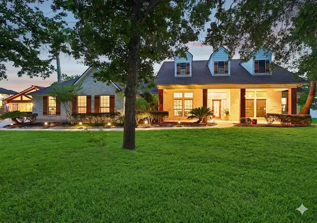 3rd image of 2037 Lakeside Dr, Seabrook, TX 77586 | MLS# 53623895