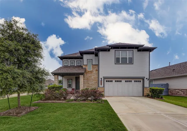 Photo 1 of Single family home for sale at 32418 Fly Fish Way, Fulshear, TX 77441 | MLS# 36943526 | Listing updated on 2026-09-23