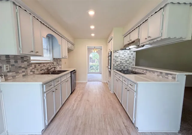 Photo 2 of Single family home for sale at 16338 Holw Wood Dr, Houston, TX 77090 | MLS# 47083559 | Listing updated on 2026-09-18
