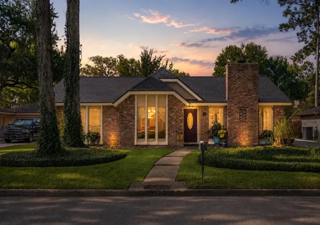 2nd image of 3726 Golden Lake Dr, Kingwood, TX 77345 | MLS# 74559380