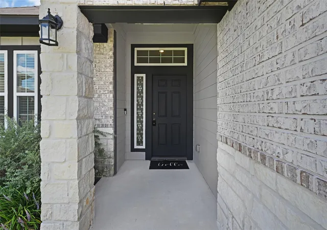 Photo 3 of Sale Pending at 100 Colbys Way, Montgomery, TX 77356 | MLS# 15964819 | Listing updated on 2026-09-08