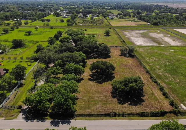 1st image of 17215 County Road 831, Pearland, TX 77584 | MLS# 5096741