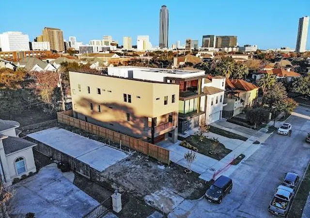 1st image of 5512 Bosque St, Houston, TX 77056 | MLS# 14481242
