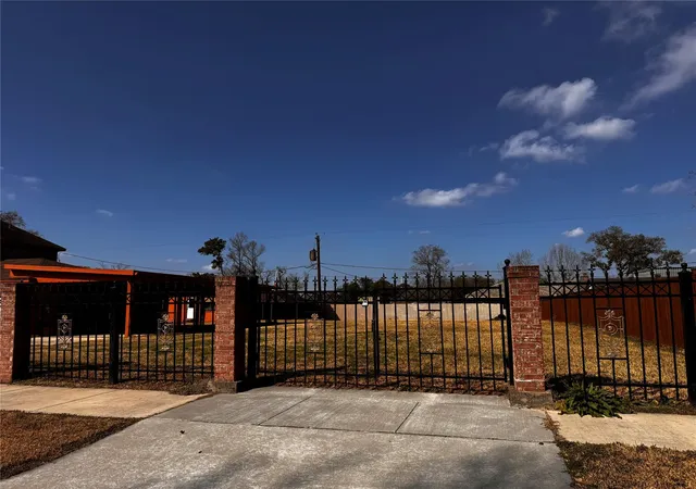 Photo 3 of Single family home for sale at 2511 Connorvale Rd, Houston, TX 77039 | MLS# 87383326 | Listing updated on 2026-08-04