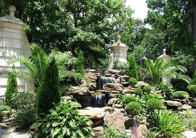 Photo 3 of Sale Pending at 73 Kings Lake Estates Blvd, Humble, TX 77346 | MLS# 63100760 | Listing updated on 2026-06-08