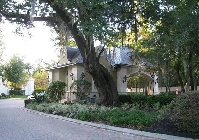 Photo 4 of Sale Pending at 73 Kings Lake Estates Blvd, Humble, TX 77346 | MLS# 63100760 | Listing updated on 2026-06-08