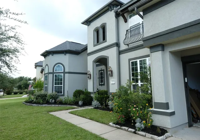 Photo 3 of Single family home for sale at 1520 Kaleta Pass Ln, League City, TX 77573 | MLS# 49264782 | Listing updated on 2026-09-27