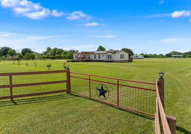 Photo 3 of Sale Pending at 32811 S Red Leaf Ln, Brookshire, TX 77423 | MLS# 42138897 | Listing updated on 2026-09-09